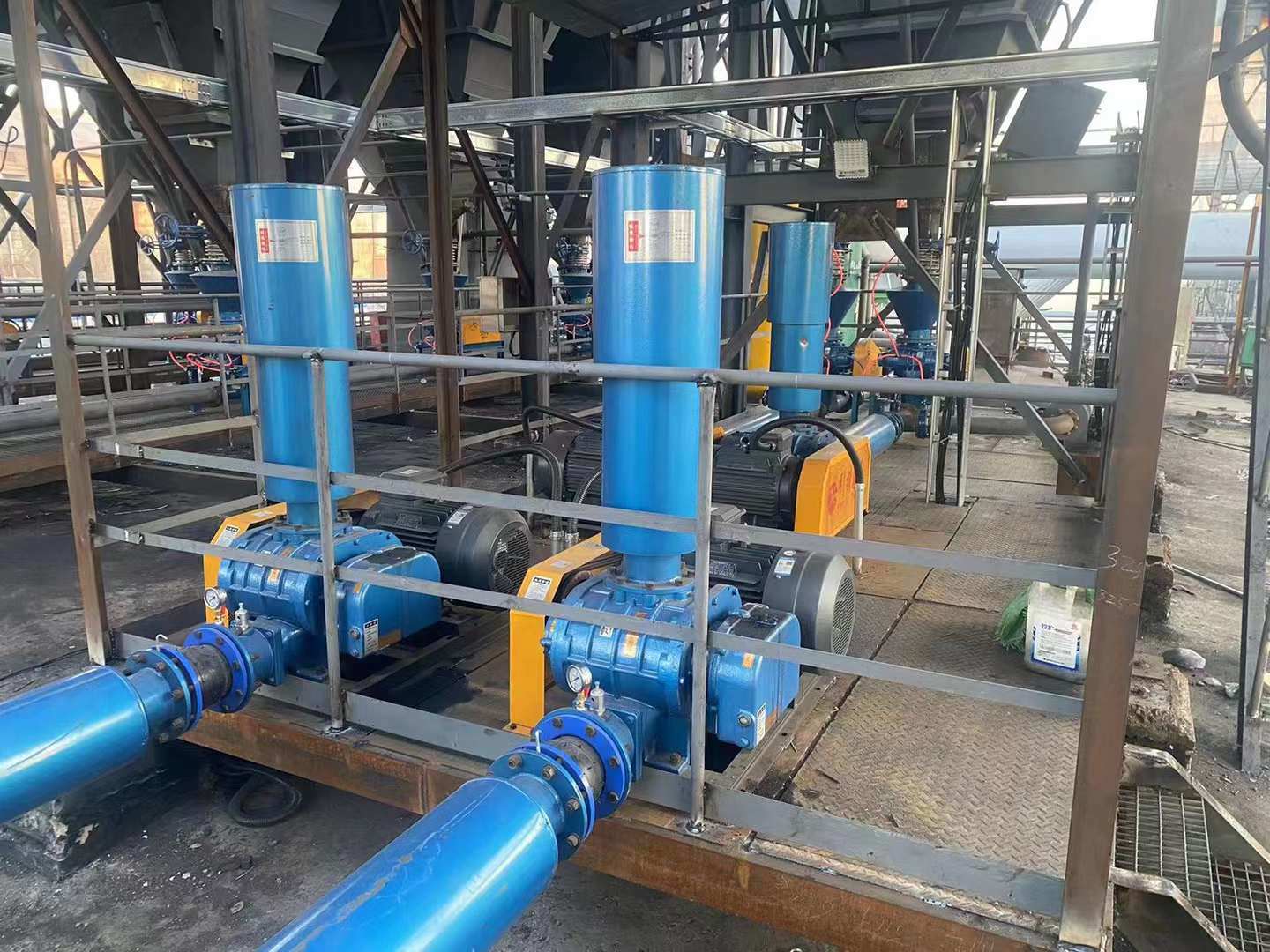 Shandong Yinchi-ն գործարկում է հեղափոխական ավտոմատ սնուցման օդաճնշական փոխանցող մեքենայի համակարգը՝ նյութերի բարելավված բեռնաթափման համար